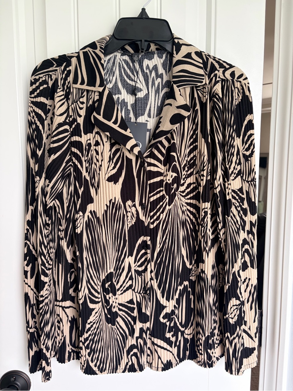 Adrianna Papsll Black & Cream Floral Pleated Long-Sleeve Blouse